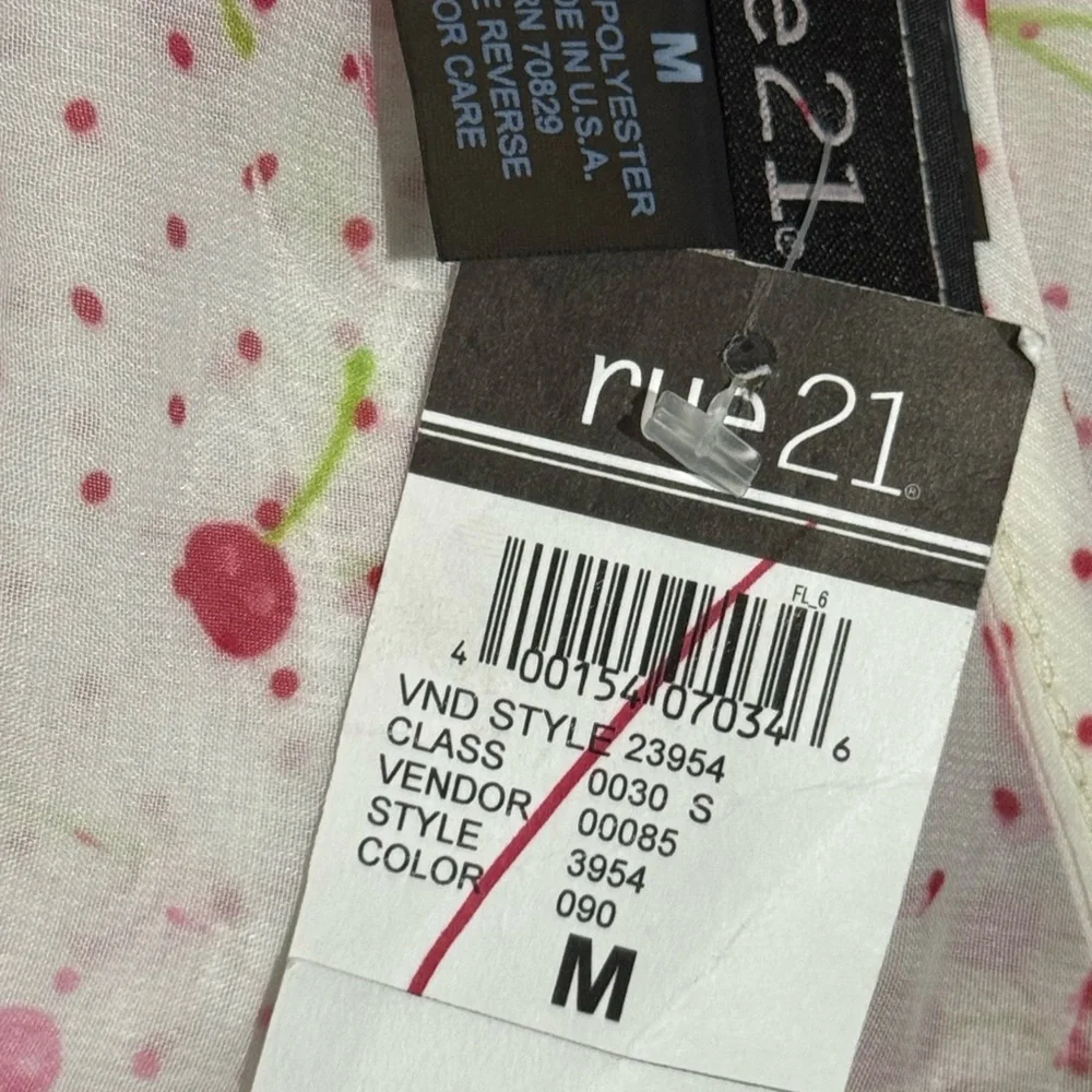 💙NWT Rue21 White and Red Cherry Blouse Relaxed - Picture 6 of 6